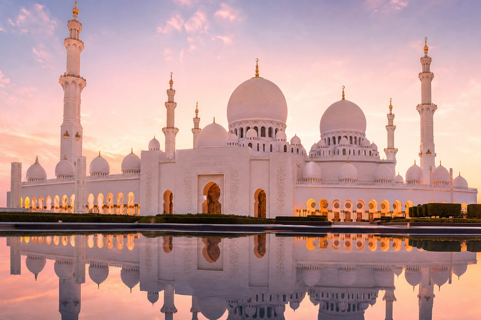 Abu Dhabi Day Trip — Sheikh Zayed Grand Mosque & City Tour