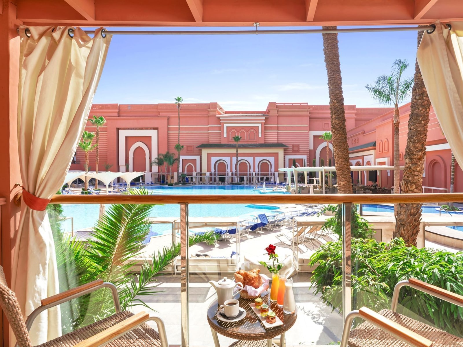 Savoy le Grand Hotel — image 4