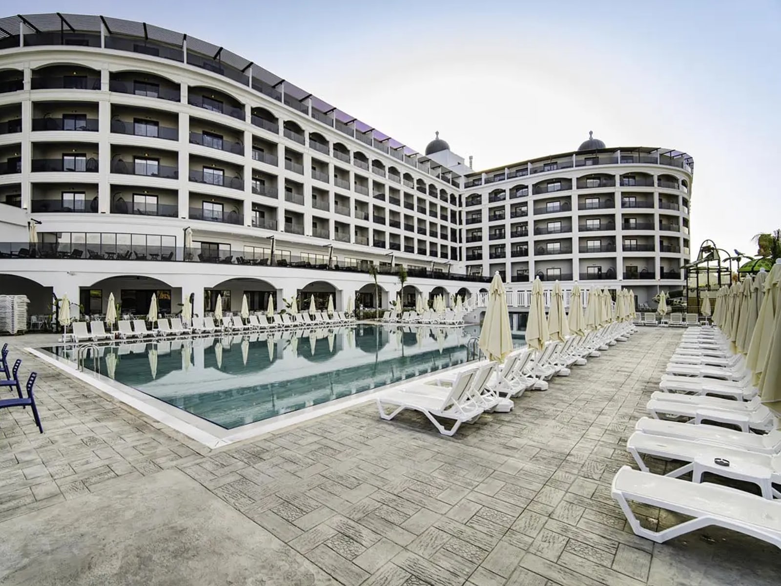 Side Moon Palace Hotel — image 2
