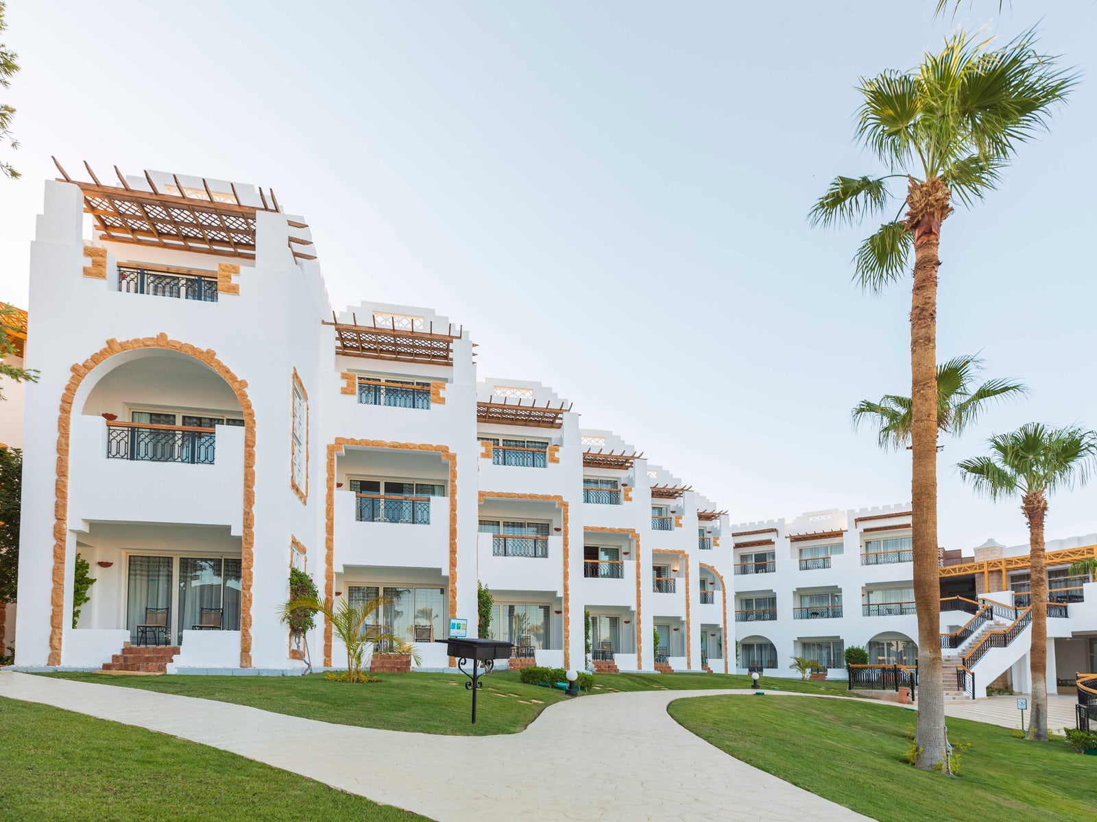 SUNRISE Arabian Beach Resort — image 2