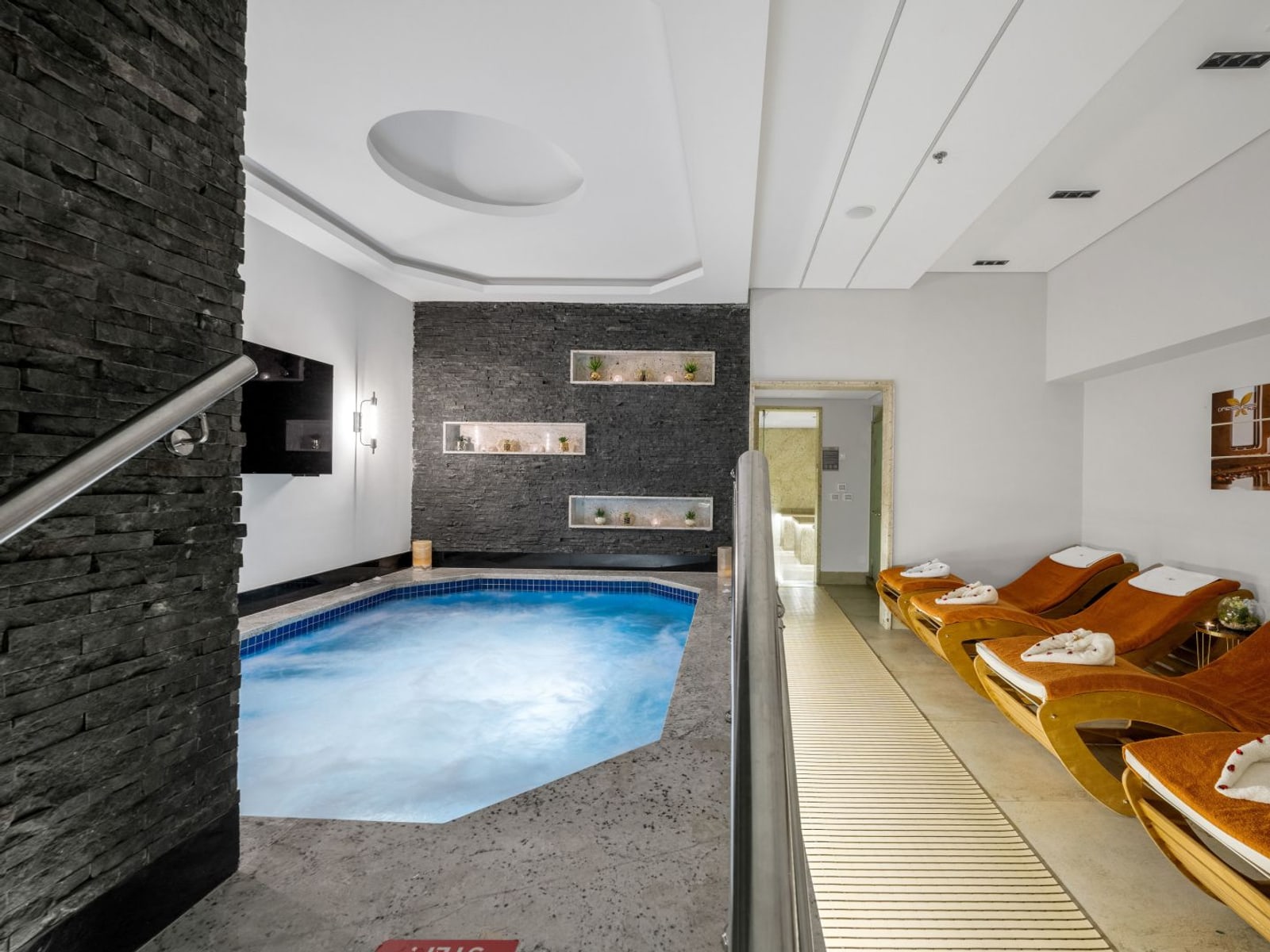 The Savoy — image 5